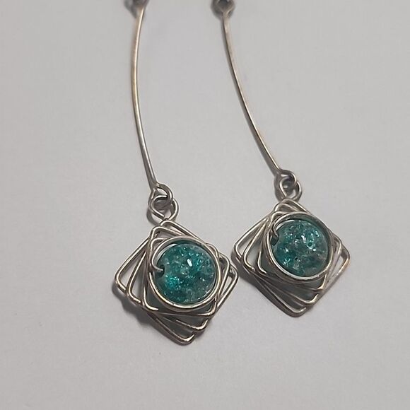 Unique Design Crackle Plastic Bead Center Silver Tone Drop Down Earrings Dangle - Picture 2 of 4